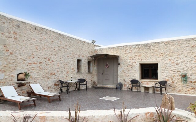 Heliopetra Lux Villa with private Pool