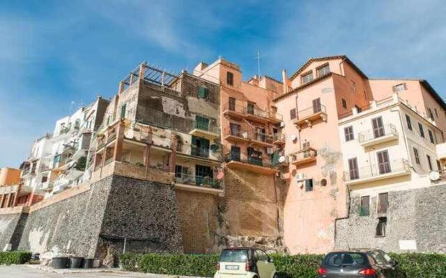 Little Medieval House Nettuno