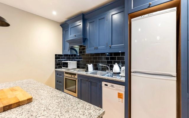Colourful Studio Near Clapham Common!