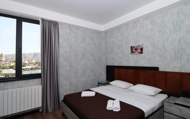 Luxurious 3br Apartment W Stunning Views