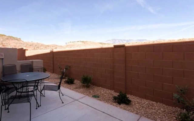 Canyon Oasis