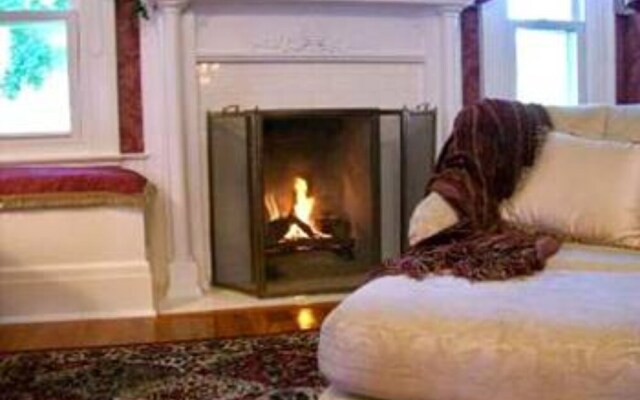 Julia's Bed & Breakfast