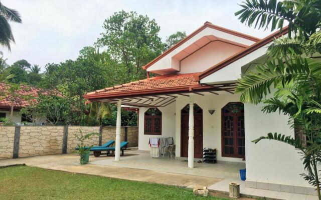 Swiss Villa Moragalla Beach