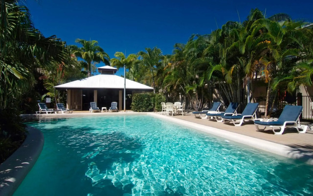 Trinity Beach Club Holiday Apartments