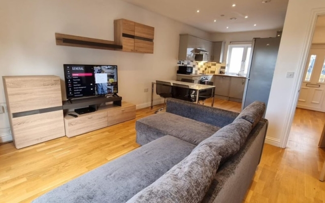 Cliffe House by Kasar Stays