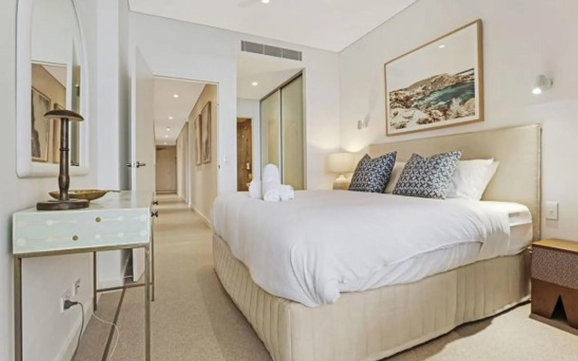 Luxury High End Unit Private Courtyard on Ground Level