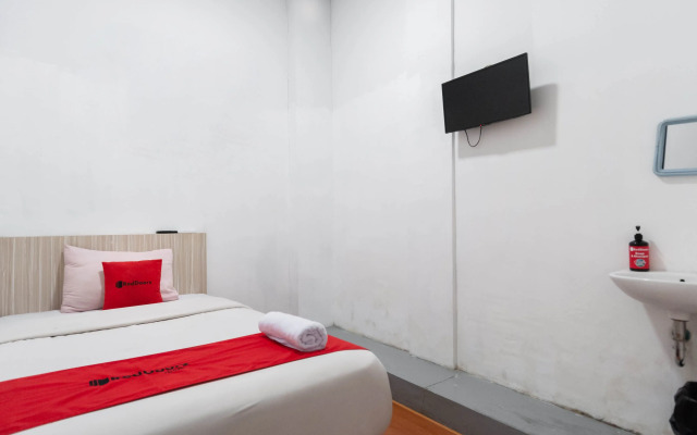 RedDoorz @ Jalan Asia Medan