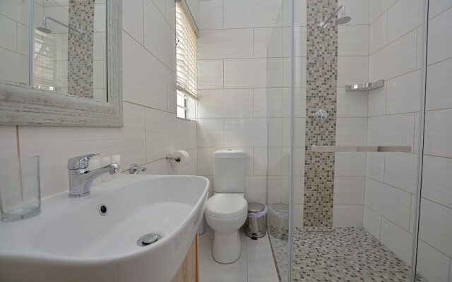 The Blue Sapphire Guesthouse