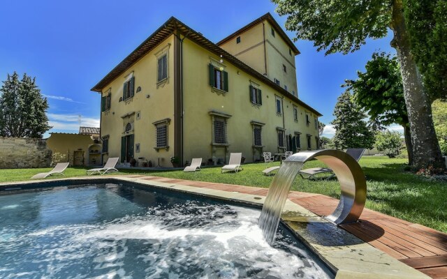Residenza dEpoca Torre Dei Lari