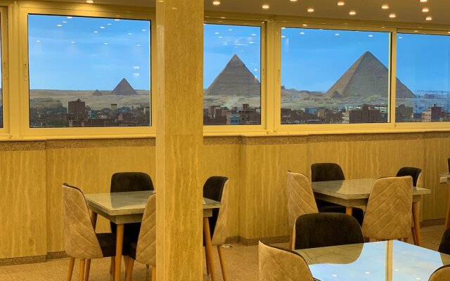 Horus Horizon INN Pyramids View