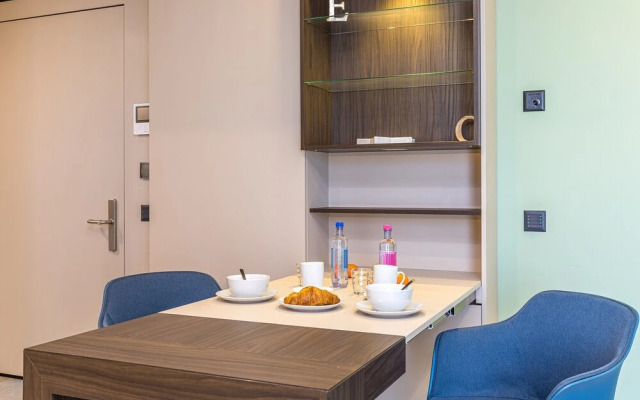 Icon H 303 Suite Micro-living