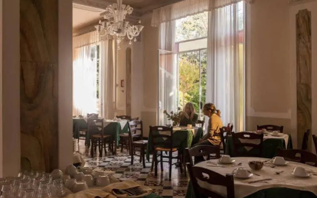 Hotel Byron