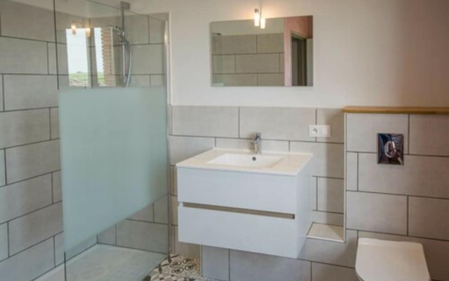 Modern Mansion With Swimming Pool, Terrace, Garden Furniture