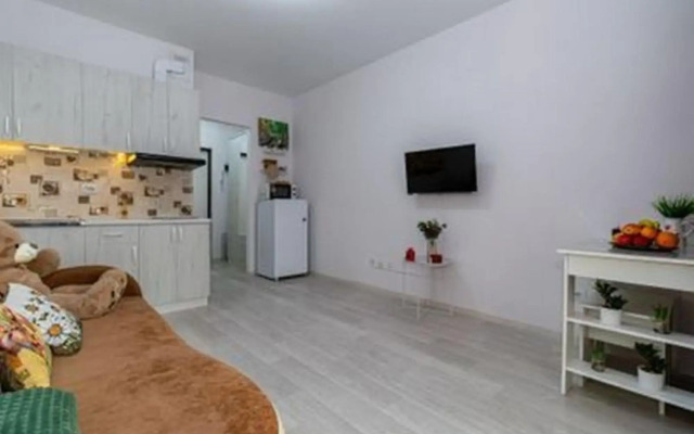 Апартаменты на 2-й Российской, 162