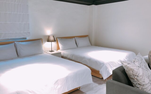 Taipei Apt.4 MRT Ximen Station Suite