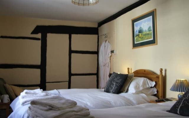 The Green Dragon - Inn