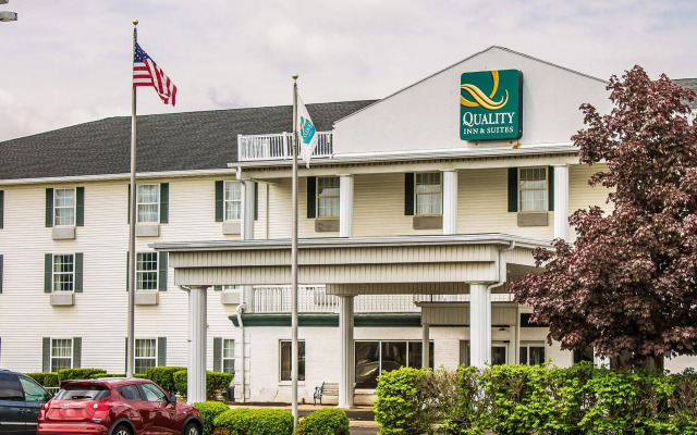 Quality Inn & Suites Bellville - Mansfield