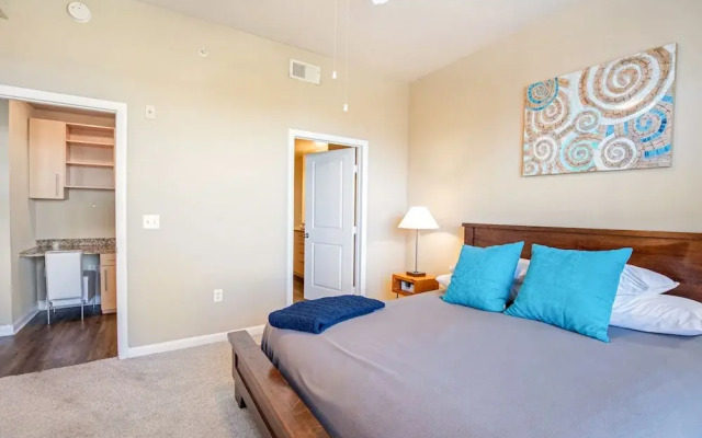 Executive Suite With Pool & Gym