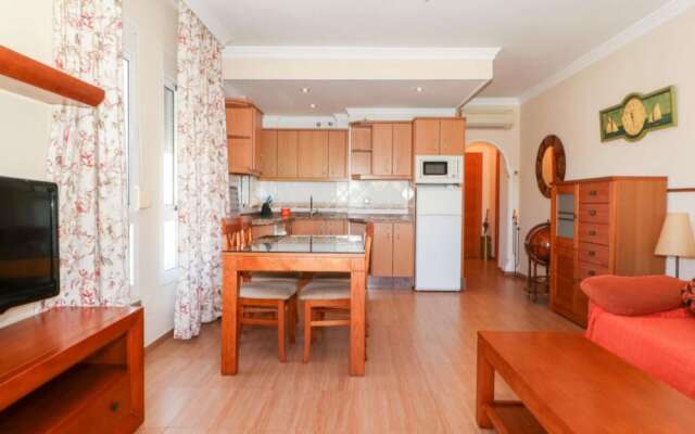 Apartamentos Benal Beach