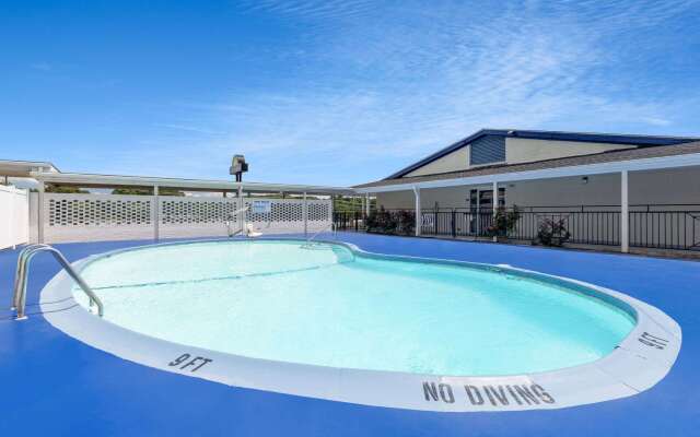 Days Inn by Wyndham Lincolnton