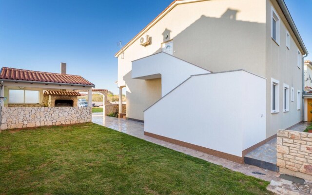 Awesome Apartment in Valbandon With Wifi and 1 Bedrooms