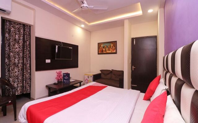 OYO 26869 Taj View Pent House
