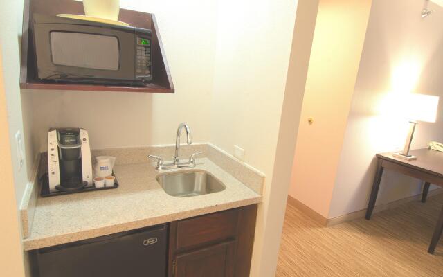 Holiday Inn Express & Suites Chicago-Libertyville by IHG