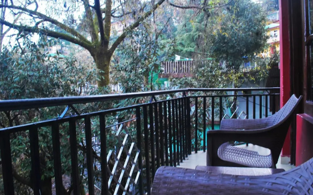 Hotel Misty Woods