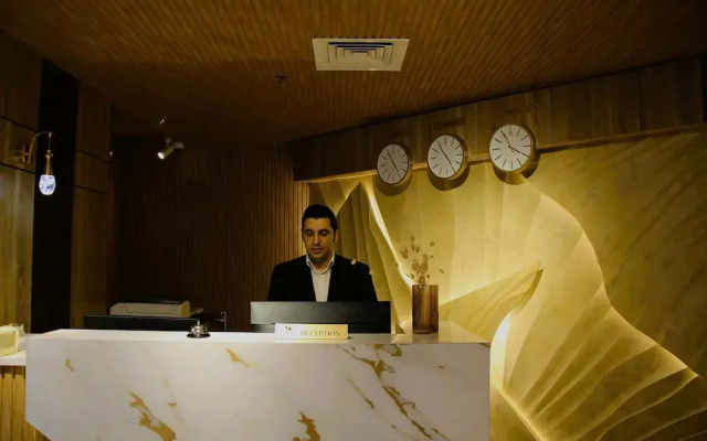 Plaza Athenee Hotel Kuwait