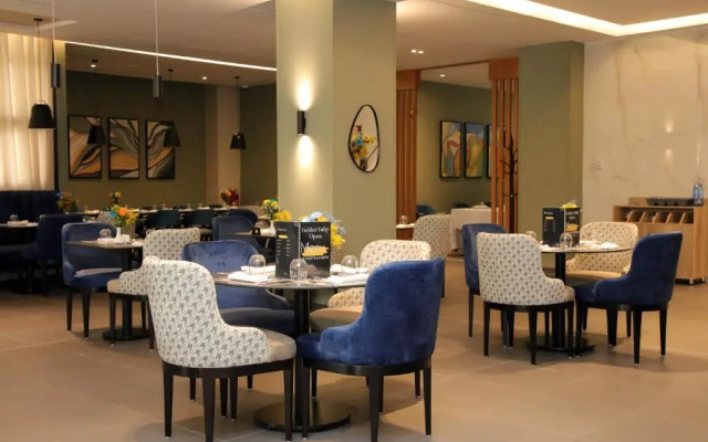 Golden Tulip Opera Alger