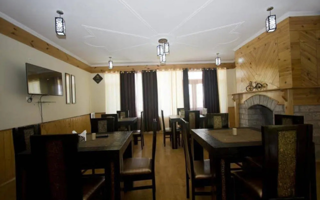 OYO Premium Hampta View