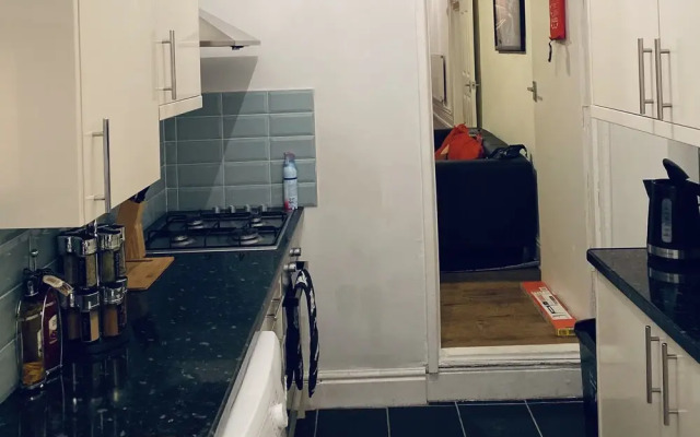 Large 4 Bedroom Home - City Centre