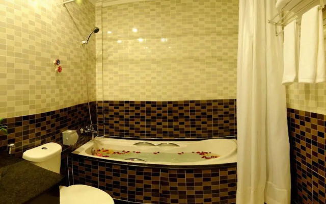 V N E Hotel