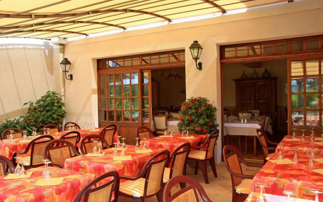 Hôtel le Chêne Vert