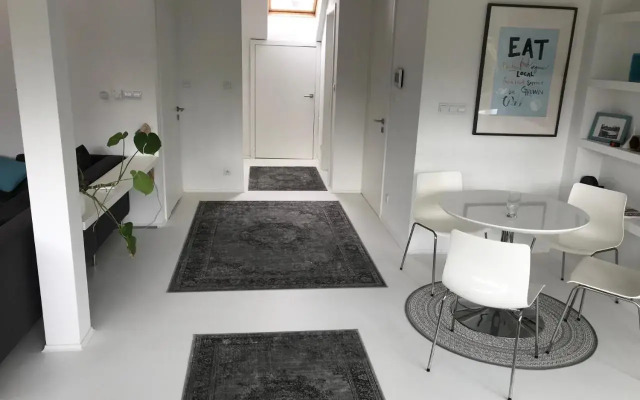 loft 85 m2 Wilanow Krolewski self checkin