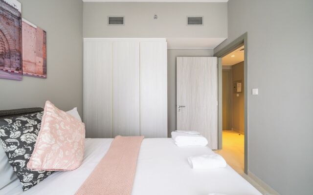 Business Bay's Coziest Hideaway With Balcony