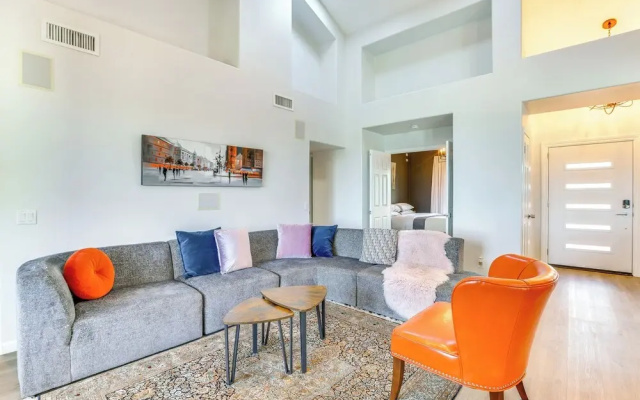 Mtn & City Views: Stunning Villa in Phoenix!