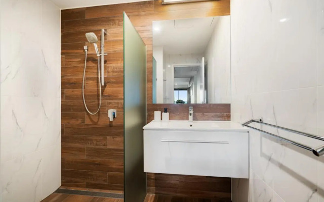 Luxury Hinterland Retreat - Family Suite with Hinterland and Ocean Views