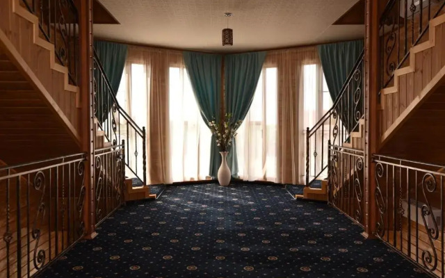 Yalta Hotel