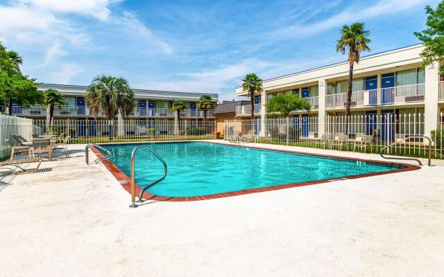 Motel 6 Natchitoches, LA