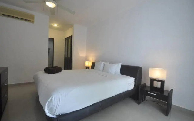 Poolside tranquil apartment in Playa del Carmen