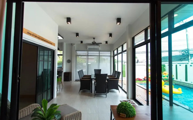 Uzeason Poolvilla Sattahip