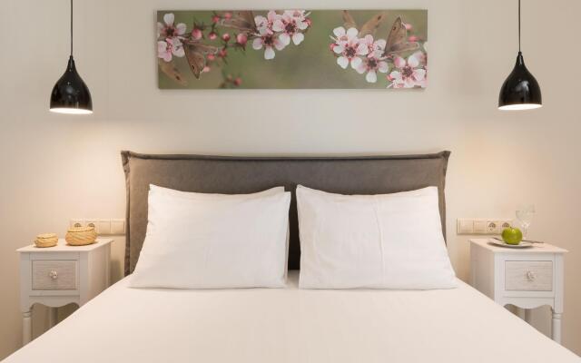 Senses Suite Tria in Dassia