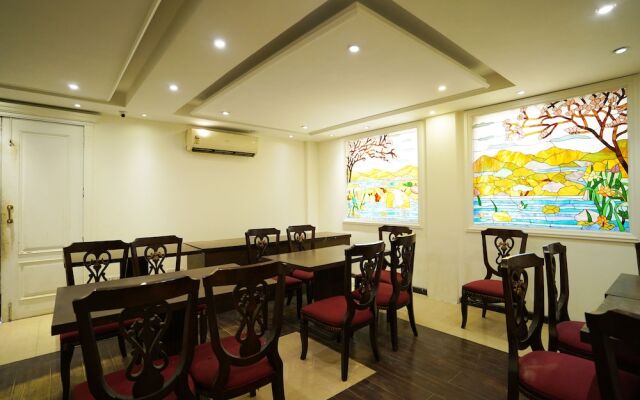 Lyf Corporate Suites. New Friends Colony