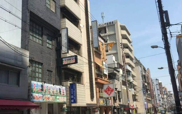Naniwa Guest House