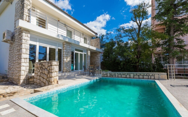 Stunning Holiday Home in Selce With Private Pool