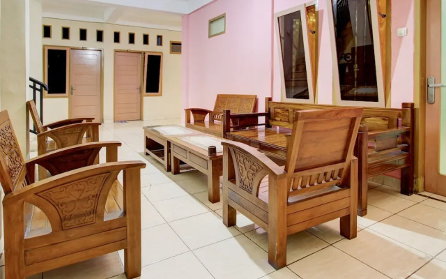OYO Life 93662 Kost Pak Budi