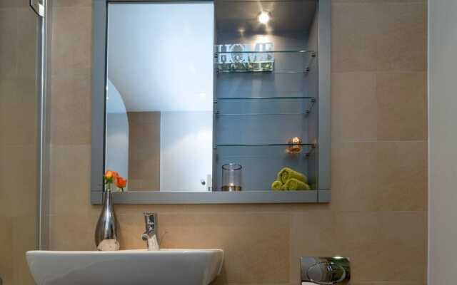 Elegant Central London Apartment