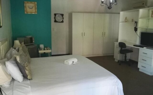 La Familia Guest House