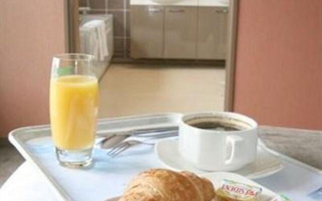 BRIT HOTEL Fougères - Hôtel du Parc 3*